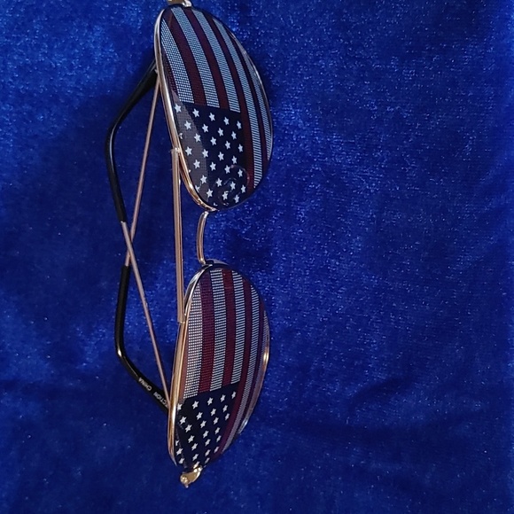 🇨🇦3 For $20🇨🇦STARS & STRIPES SUNGLASSES - Picture 4 of 7